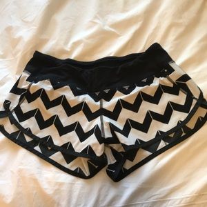 Lululemon shorts size 4
